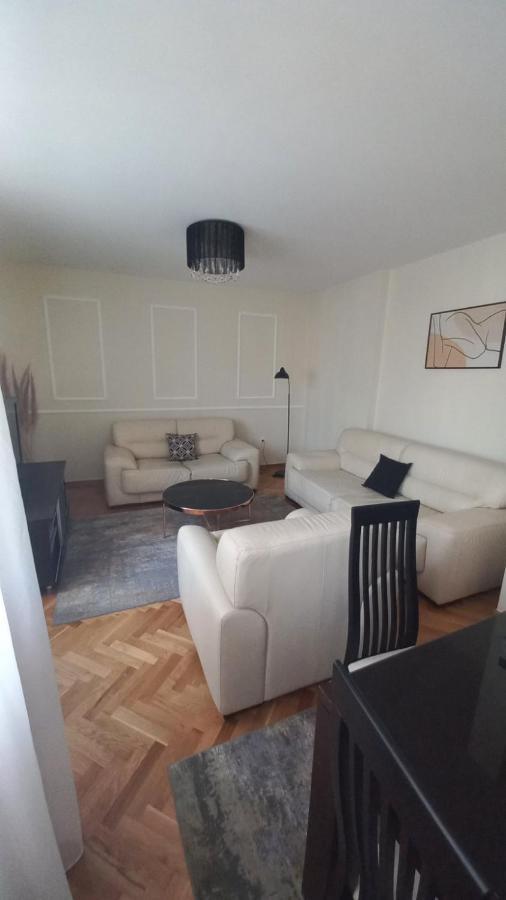 מוסטר Urban Apartments מראה חיצוני תמונה